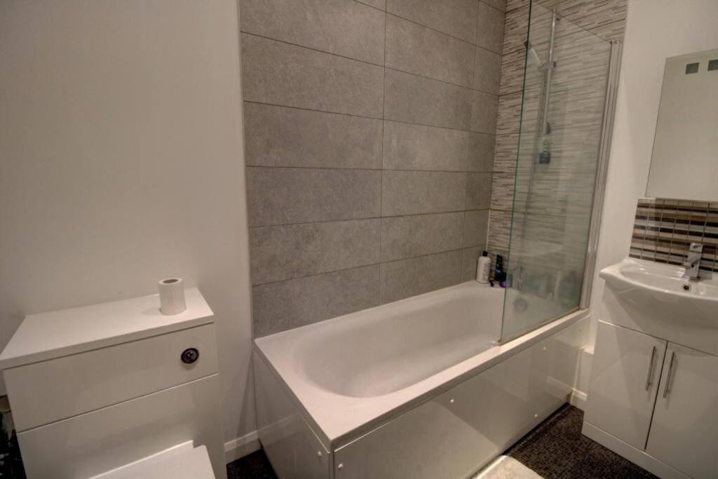 2 Bed City Centre Flat Bath Exterior foto